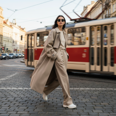 Ray-Ban Clubmaster Oversized RB4175 877/M3 - Fotografija z informativnim prikazom očal je ustvarjena z umetno inteligenco.